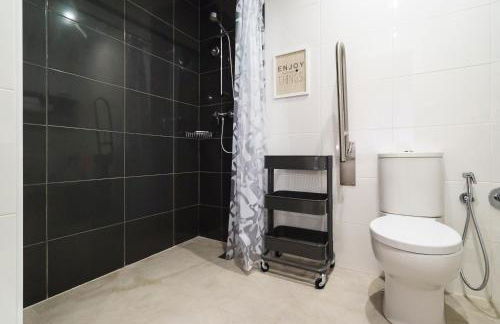 Valencia Home - Photo 34