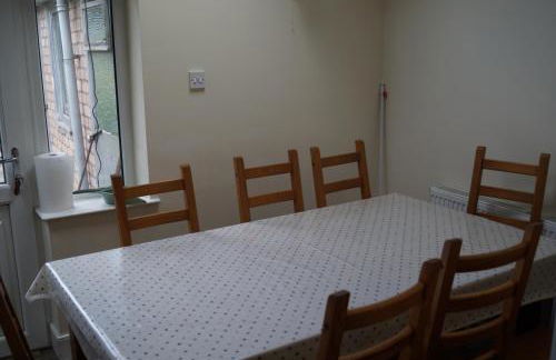 3-bed Cottage - Fast Wifi-big Garden - Town Centre - Foto 75