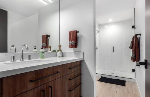 3BR Retreat with Heated Pool, BBQ and Mountain Views - Foto 23