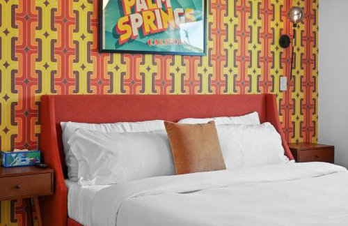 NEW Retro Escape 70's Vibes Wellness Game Room - Foto 31