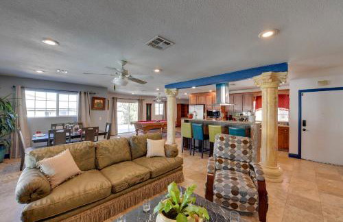 Elegant Home with Pool Table 3 Mi to Vegas Strip! - Foto 8