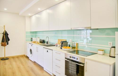 Beachside Modern Flat with AC, By TimeCooler - Foto 5