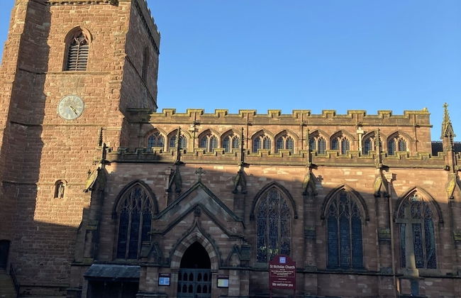 5-bed Town House in Newport - Photo 13