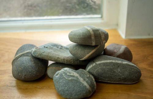 Characterful 2 bed cottage in excellent location - Photo 14