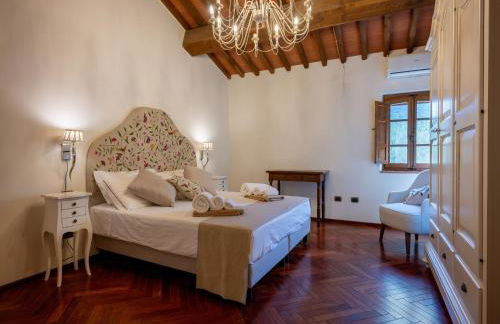 Villa in Tuscany with Pool and Olive Grove - Photo 24