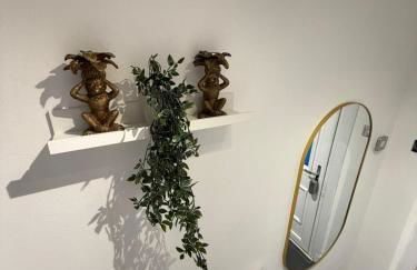 Modern 5 Bedroom Home in Solihull - Entire House - Garden - Contractors - Relocators - Family - NEC - BHX -Sleeps 9 - Foto 17