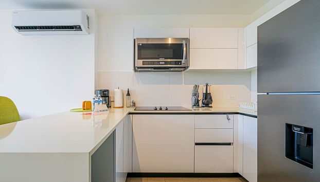 w Beautiful 1BR w Perfect Balcony View - Foto 5, Habitación