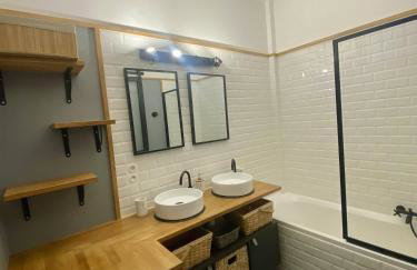 Nice Ouest Caucade- Beautiful 2P, AC, Clim - Photo 3