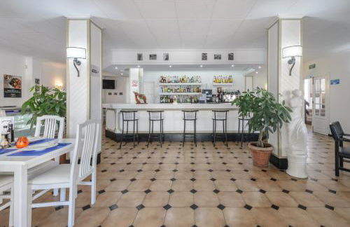 Apartamentos San Antonio Beach - Foto 3