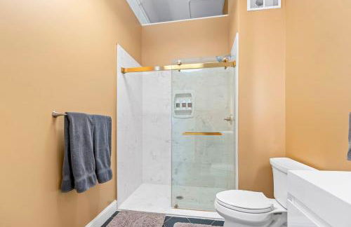 KING Sleep10 5Bed 4BR 2BA Swepson ICON - Foto 49