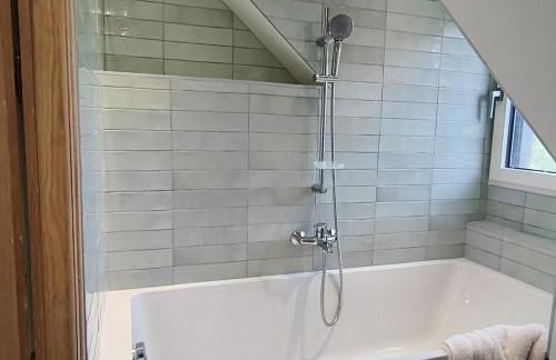 Gîte de rural de 15 personnes, bain nordique, rivière et nature - Foto 42