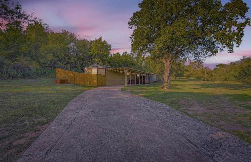 Gorgeous 10 Acre Estate POOL HOT TUB GAME ROOM - Foto 51
