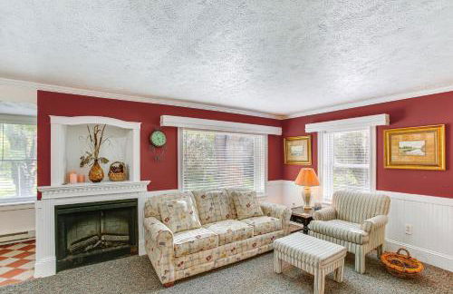 Relax Fireside! Frankfort Apt Near Dtwn and Beaches - Photo 5