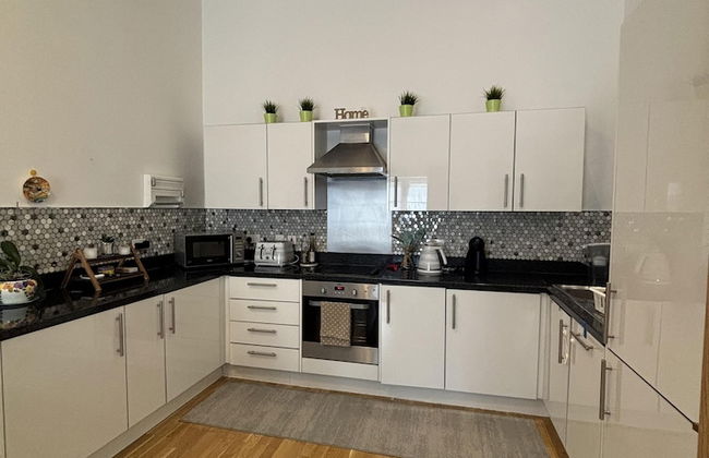 Captivating 2-bed Apartment in London - Foto 5