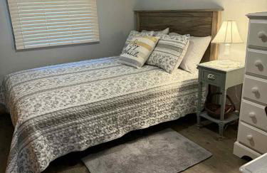 BBQ, WIFI, full kitchen, SmartTV, Firepit, Queen - Foto 19