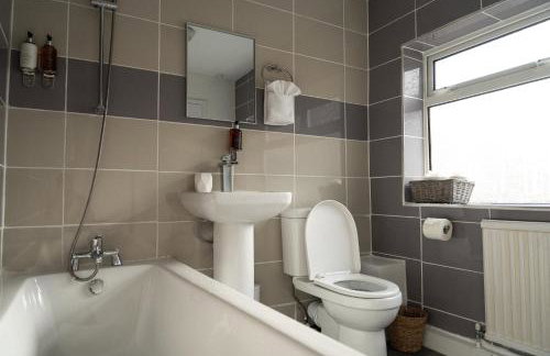 2 Bedroom Cozy Home Sleeps 6 with 1Gb Wi-Fi near Durham & Darlington-Kynren - Foto 6