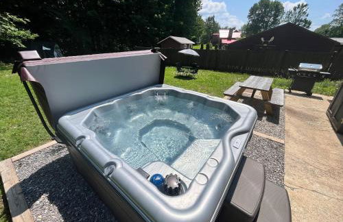 Ski Chalet w-Hot Tub, Only 3 min to Sunday River ski lifts! - Foto 14