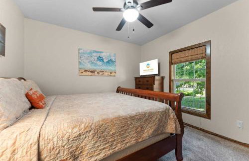 Hickory Hideaway with Communal Pool Access - Photo 49