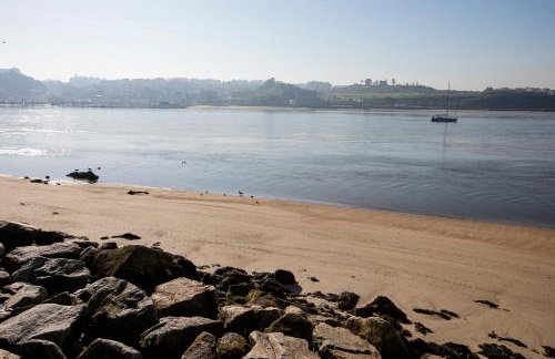 LovelyStay - Luxury 2BR Duplex Apartment in Foz Porto - Foto 35