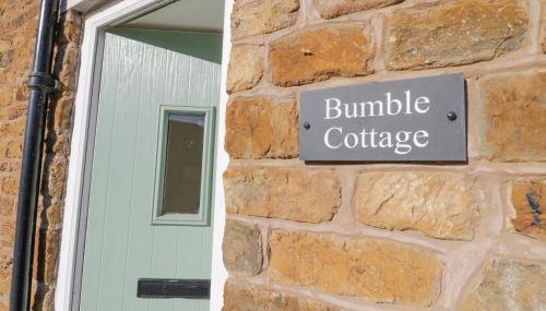 Bumble Cottage - Photo 2