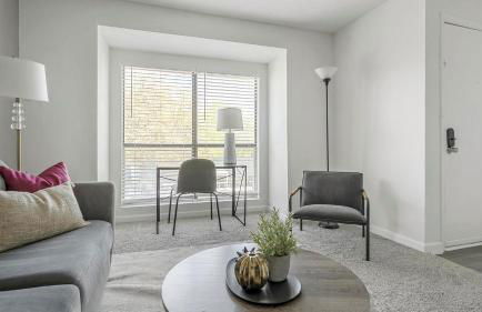 Landing Spectacular 1BD Gym Pool - Photo 54