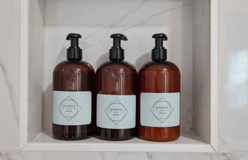 Downtown | Gorgeous | Pet Friendly! - Photo 60