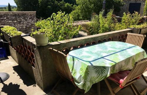 Maison charmante à Orgnac-l'Aven avec piscine partagée. - Photo 7