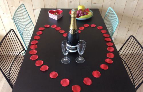 Les Obiones, vue latérale mer, Fort Mahon Plage, magnifique studio cabine 4p, avec balcon , parking privé gratuit, wifi, classé 2 étoiles, exposition plein sud en Baie de Somme - Foto 16