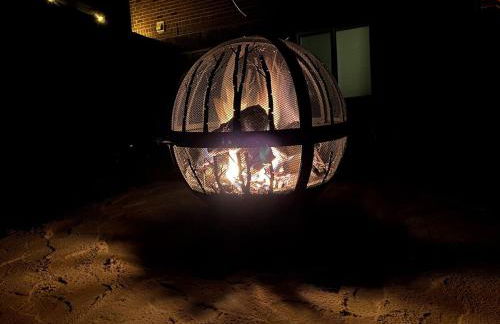 Romantic Getaway or Family Vacay with Mountain Views & Hot Tub - Foto 60