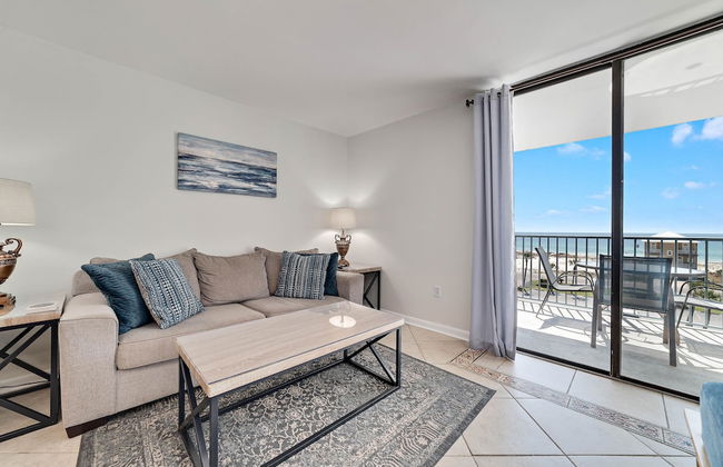 1br/1ba Sleeps 4 Near Beach w/ Breathtaking Ocean Views - Photo 1