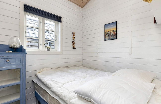 4 Person Holiday Home in Karrebaeksminde - Photo 2