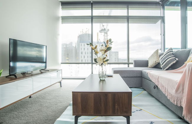 Luxury 2bed2bath APT @opaltower +view - Photo 16