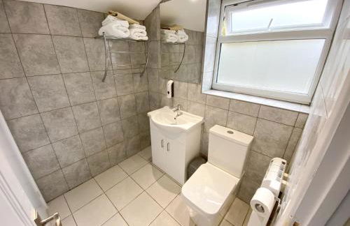 Apartment with a Private Garden and Modern kitchen - Foto 16