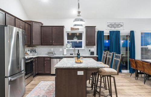 Private Hot Tub, Lake View, 23400 of Free Daily Tickets, Unique Floor Plan! - Foto $