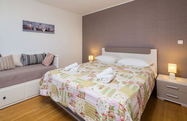 Stunning Villa Sofia With Heated Pool IN Split Hinterland - Foto 5