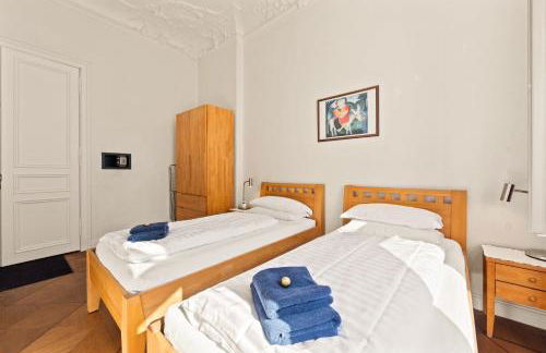 1,399 sq ft Historic Landmark, Checkpoint Charlie - Foto 30