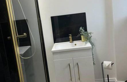 Albert House - Photo 13