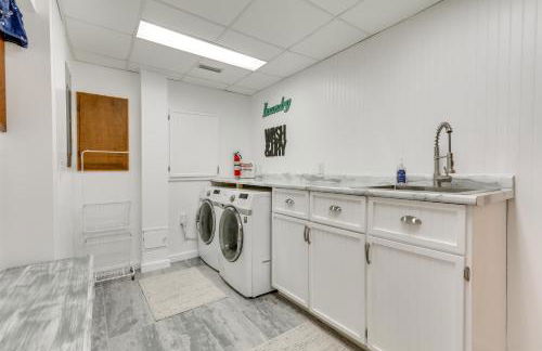 Lakefront Home with Rooftop Deck, Grill, Games! - Photo 36