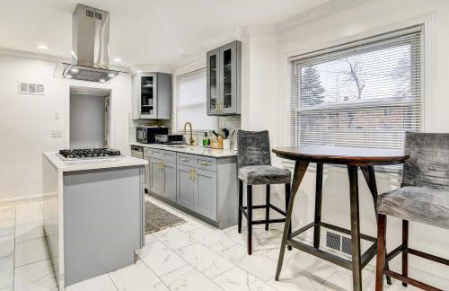 Luxurious Detroit Home - Walk to Golf and Park! - Photo 11