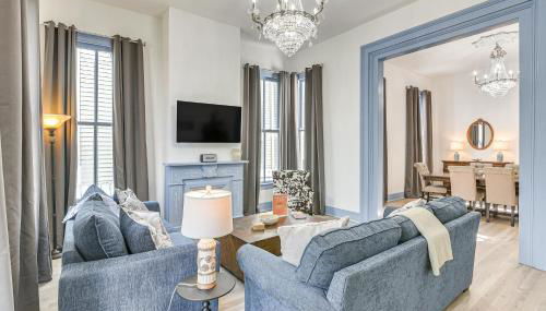 Walk to The Strand Historic Family Base with Yard! - Foto 2