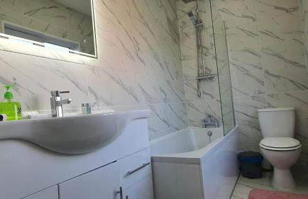 Harbour House - Entire Detached 4-BDR, Ensuite & Bath, Fast Speed Wi-Fi, Smart TV, Self Catering - Serving Contractors, Tourists, Santa Pod & Silverstone! - Foto 8