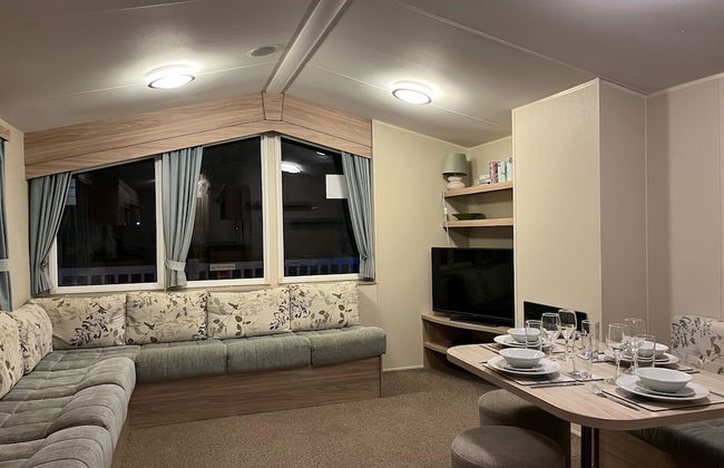 Premium Location - Sleeps 6 - Caravan on The Lakes - Foto 21
