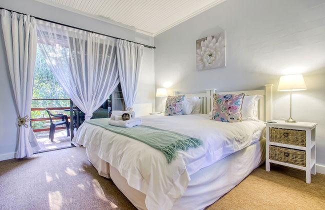 Lush Suburban Paradise - Deluxe Unit - Foto 9