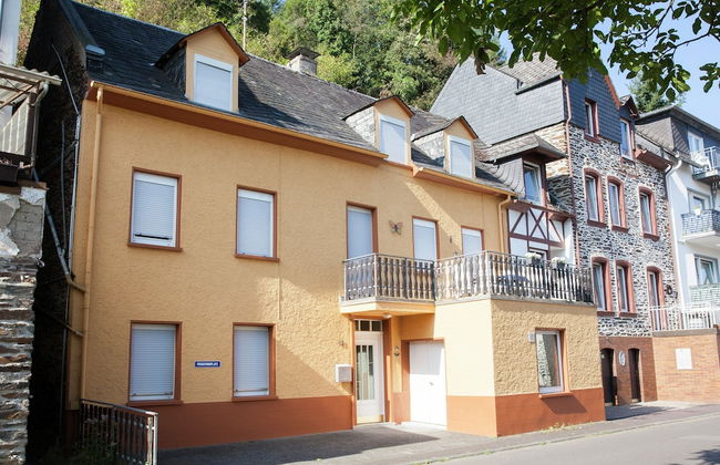 Spacious Holiday Home in Briedel Near River Mosel - Foto 1