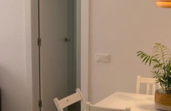 Barcelona a 20 minutos en piso reformado y soleado - Photo 11