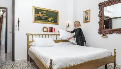 SUITE ANGOLO ALLA STAZIONE - Appartamento con terrazzo panoramico - Photo 4, room service