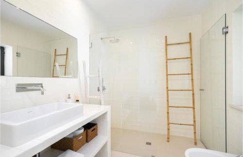 Luxury Private Family Villa with Pool AC & Parking - Foto 31