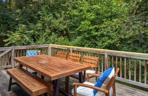 Screened Porch w Swing, Fire Pit, Grill & Deck - Photo 33