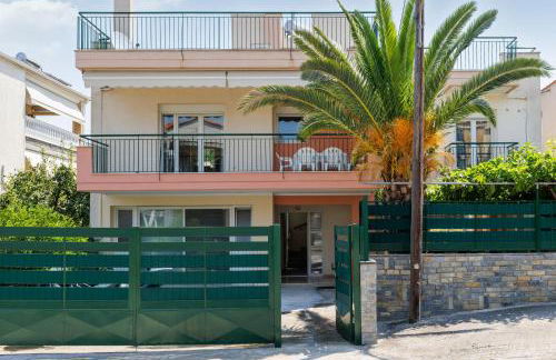 Home In Epanomi - Photo 3