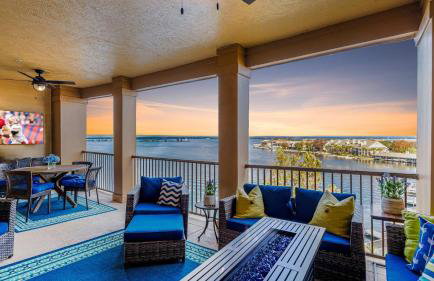 Lakefront Horseshoe Bay Resort Shared Pool Dock - Photo 20